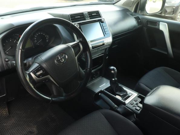 Toyota Land Cruiser Prado 150 Series Рестайлинг 2 с пробегом 2019 года, цена 4 290 000 рублей, 149845 км, внедорожник, Автокод Объявления
