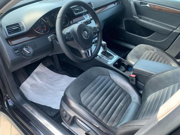 Volkswagen Passat B7 с пробегом 2012 года, цена 989 900 рублей, 225950 км, седан, Автокод Объявления