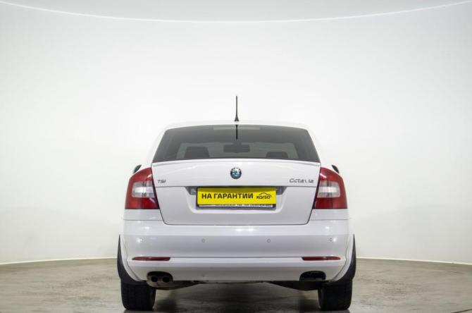 Skoda Octavia II (A5) Рестайлинг с пробегом 2012 года, цена 999 000 рублей, 211000 км, лифтбек, Автокод Объявления