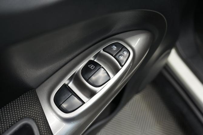 Nissan Juke I с пробегом 2014 года, цена 999 000 рублей, 280000 км, внедорожник, Автокод Объявления