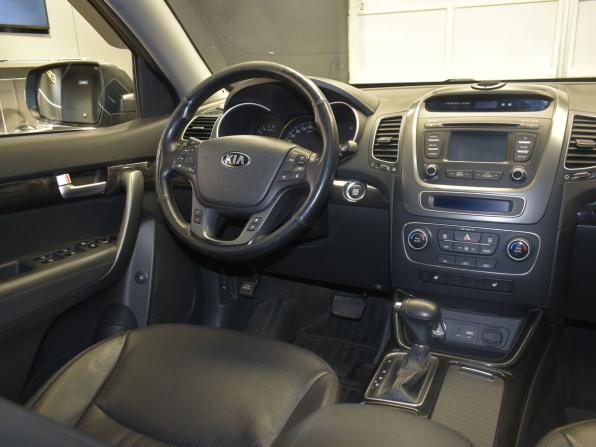 Kia Sorento II Рестайлинг с пробегом 2018 года, цена 2 027 000 рублей, 130000 км, внедорожник, Автокод Объявления