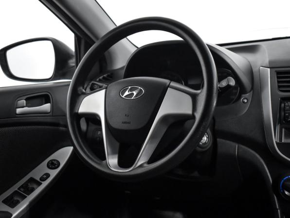 Hyundai Solaris I с пробегом 2012 года, цена 540 000 рублей, 190000 км, седан, Автокод Объявления