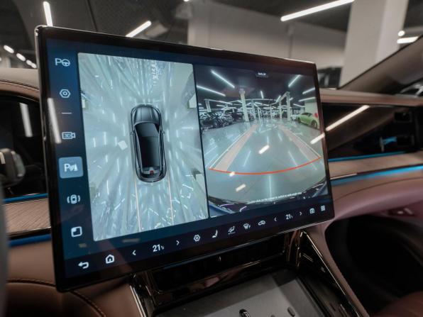 Denza Z9 с пробегом 2025 года, цена 8 450 000 рублей, 11509 км, хэтчбек, Автокод Объявления