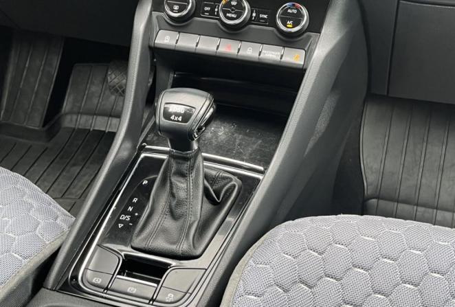 Skoda Karoq I с пробегом 2021 года, цена 1 990 000 рублей, 148094 км, внедорожник, Автокод Объявления