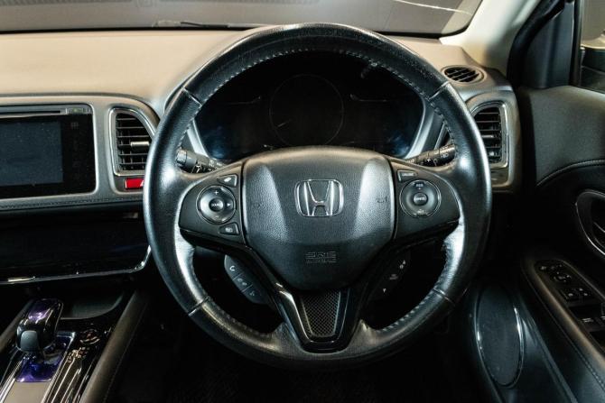 Honda Vezel I с пробегом 2014 года, цена 1 299 000 рублей, 161507 км, внедорожник, Автокод Объявления