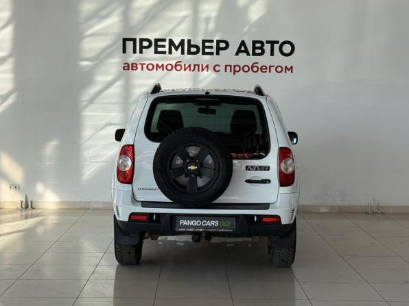 Chevrolet Niva I Рестайлинг с пробегом 2017 года, цена 700 000 рублей, 130248 км, внедорожник, Автокод Объявления