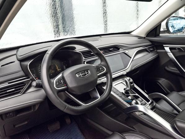 Geely Atlas Pro с пробегом 2022 года, цена 1 975 000 рублей, 64000 км, внедорожник, Автокод Объявления