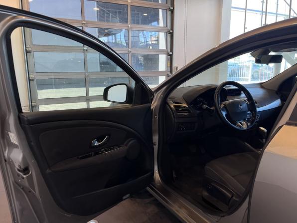 Renault Fluence I с пробегом 2011 года, цена 625 000 рублей, 267220 км, седан, Автокод Объявления