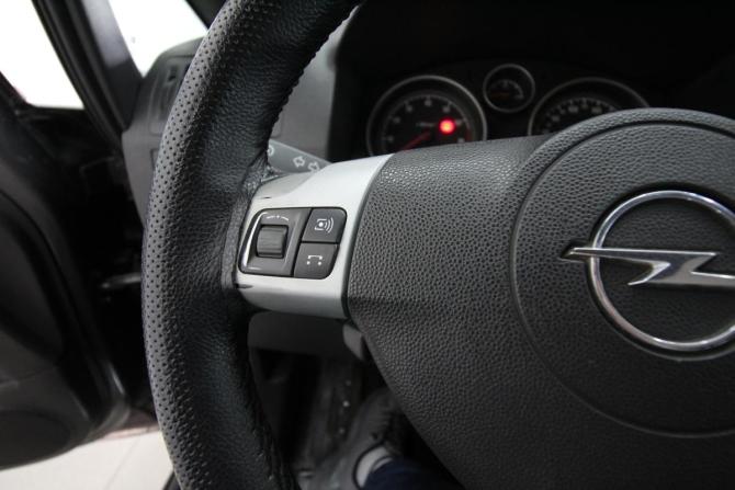 Opel Zafira B Рестайлинг с пробегом 2012 года, цена 650 000 рублей, 232000 км, минивэн, Автокод Объявления