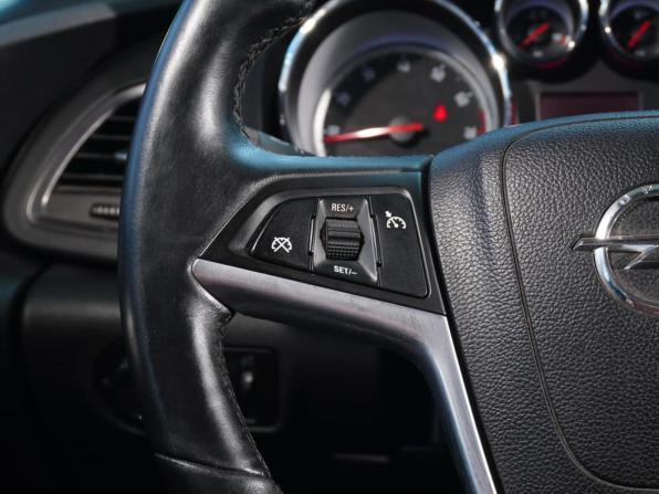 Opel Astra J с пробегом 2011 года, цена 648 000 рублей, 119828 км, хэтчбек, Автокод Объявления
