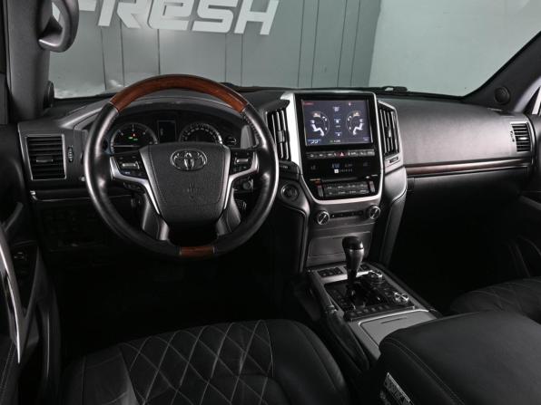 Toyota Land Cruiser 200 Series Рестайлинг 2 с пробегом 2018 года, цена 6 890 000 рублей, 244990 км, внедорожник, Автокод Объявления