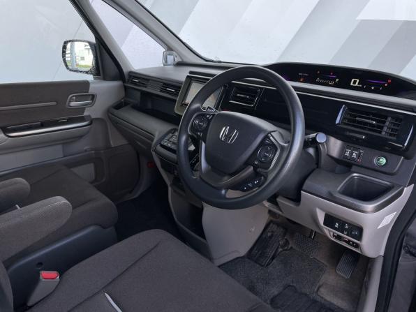 Honda Stepwgn V Рестайлинг с пробегом 2019 года, цена 1 798 000 рублей, 116468 км, минивэн, Автокод Объявления