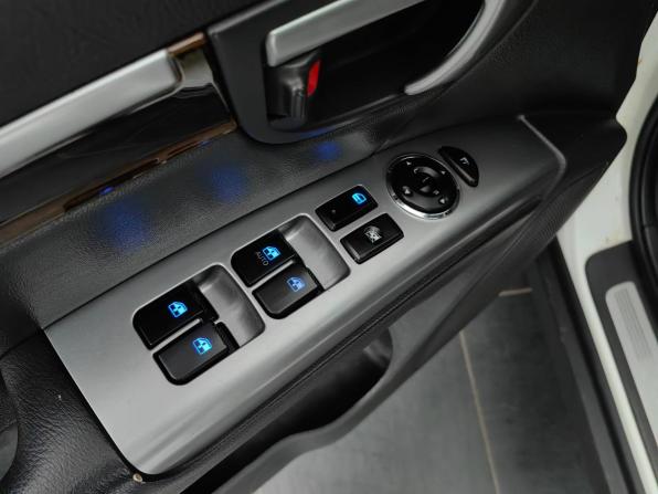 Hyundai Santa Fe II Рестайлинг с пробегом 2011 года, цена 1 299 000 рублей, 231770 км, внедорожник, Автокод Объявления