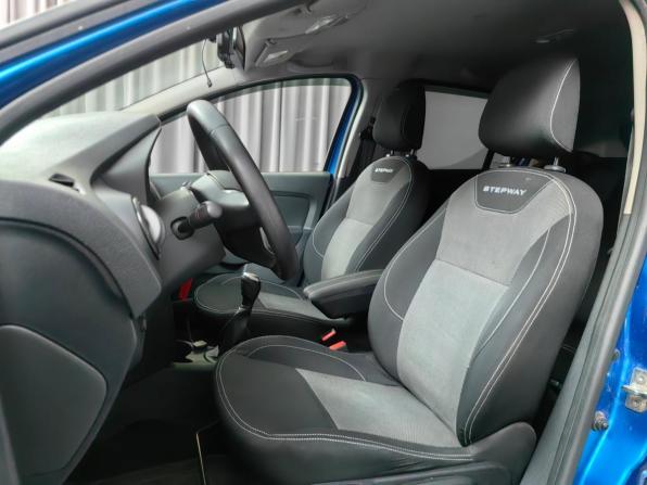 Renault Sandero II Рестайлинг с пробегом 2021 года, цена 1 349 000 рублей, 59025 км, хэтчбек, Автокод Объявления