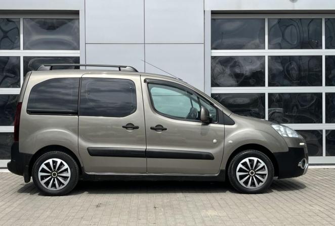 Peugeot Partner II Рестайлинг с пробегом 2012 года, цена 750 000 рублей, 235451 км, компактвэн, Автокод Объявления