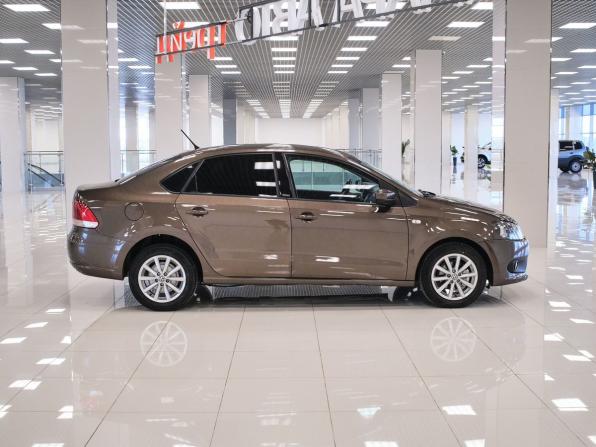 Volkswagen Polo V Рестайлинг с пробегом 2015 года, цена 1 020 000 рублей, 116687 км, седан, Автокод Объявления