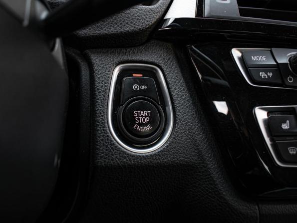BMW 3 серии VI (F3x) Рестайлинг с пробегом 2018 года, цена 2 995 000 рублей, 174353 км, седан, Автокод Объявления