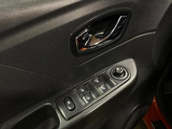 Renault Kaptur I с пробегом 2018 года, цена 1 299 000 рублей, 108749 км, внедорожник, Автокод Объявления