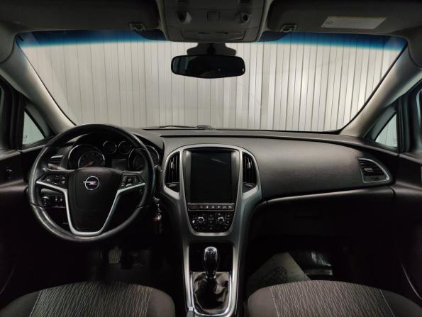 Opel Astra J Рестайлинг с пробегом 2014 года, цена 588 000 рублей, 229781 км, седан, Автокод Объявления