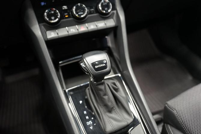 Skoda Karoq I с пробегом 2021 года, цена 2 640 000 рублей, 60444 км, внедорожник, Автокод Объявления