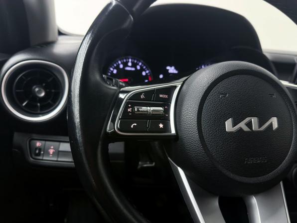 Kia Cerato IV Рестайлинг с пробегом 2022 года, цена 2 300 000 рублей, 71800 км, седан, Автокод Объявления