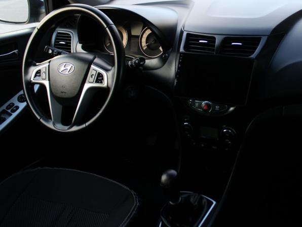 Hyundai Solaris I с пробегом 2012 года, цена 759 000 рублей, 176104 км, седан, Автокод Объявления