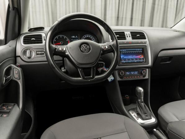 Volkswagen Polo V Рестайлинг с пробегом 2016 года, цена 1 480 000 рублей, 102869 км, седан, Автокод Объявления