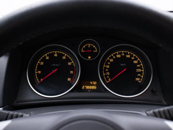 Opel Astra H Рестайлинг с пробегом 2012 года, цена 550 000 рублей, 278884 км, универсал, Автокод Объявления