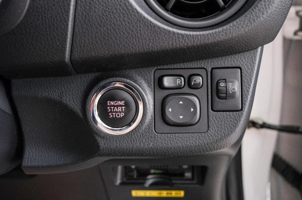 Toyota Vitz III (XP130) Рестайлинг 2 Красноярск  - изображение 19
