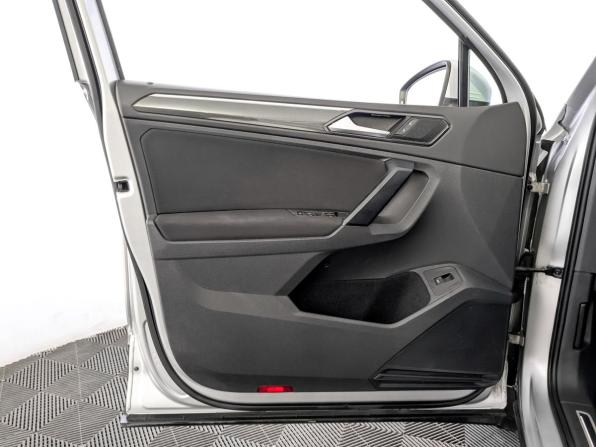 Volkswagen Tiguan II с пробегом 2017 года, цена 1 990 000 рублей, 125740 км, внедорожник, Автокод Объявления