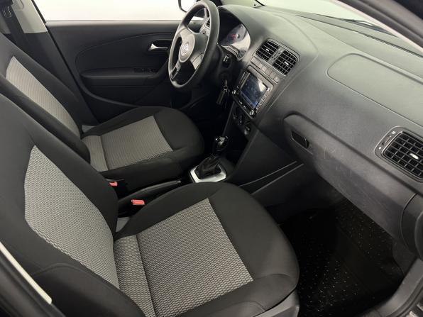 Volkswagen Polo V с пробегом 2015 года, цена 799 000 рублей, 249324 км, седан, Автокод Объявления
