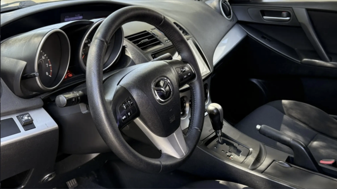Mazda 3 II (BL) с пробегом 2011 года, цена 860 000 рублей, 208000 км, хэтчбек, Автокод Объявления