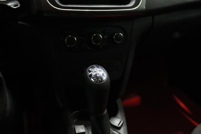 Renault Sandero II с пробегом 2016 года, цена 868 000 рублей, 160174 км, хэтчбек, Автокод Объявления