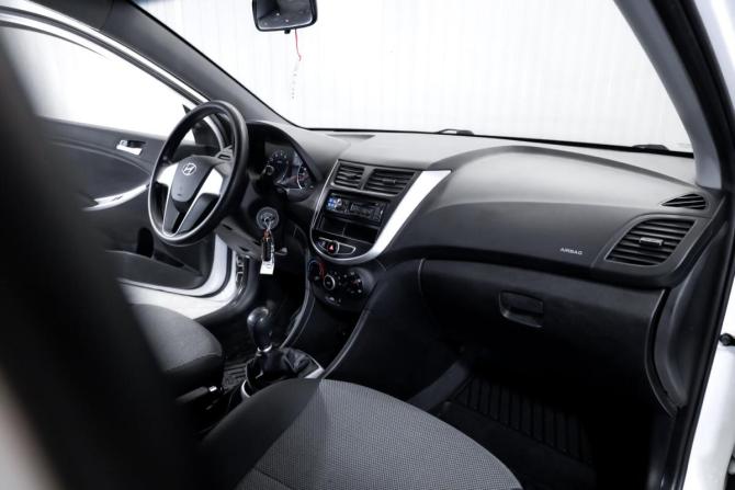 Hyundai Solaris I с пробегом 2013 года, цена 899 000 рублей, 155000 км, седан, Автокод Объявления