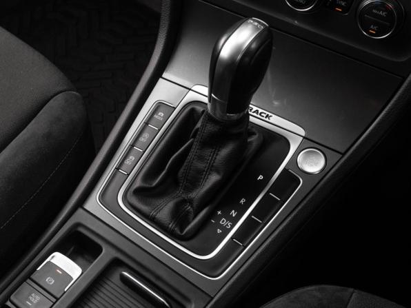 Volkswagen Golf VII Рестайлинг с пробегом 2017 года, цена 1 799 000 рублей, 172982 км, универсал, Автокод Объявления