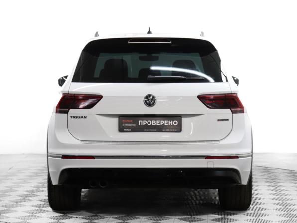 Volkswagen Tiguan II с пробегом 2018 года, цена 3 350 000 рублей, 89000 км, внедорожник, Автокод Объявления