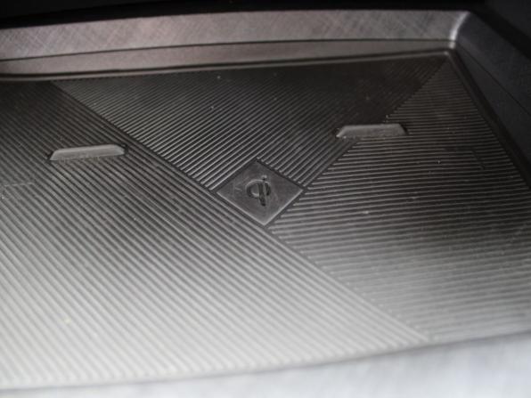 Changan UNI-V I с пробегом 2023 года, цена 2 129 000 рублей, 48697 км, лифтбек, Автокод Объявления