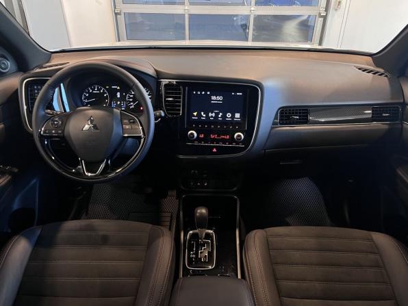 Mitsubishi Outlander III Рестайлинг 3 с пробегом 2022 года, цена 3 135 000 рублей, 31744 км, внедорожник, Автокод Объявления