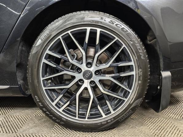 Audi A8 III (D4) с пробегом 2011 года, цена 1 015 000 рублей, 549688 км, седан, Автокод Объявления