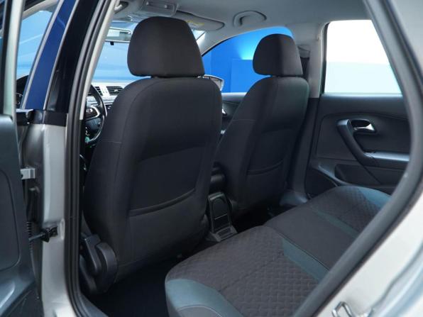 Volkswagen Polo V Рестайлинг с пробегом 2019 года, цена 1 320 000 рублей, 141809 км, седан, Автокод Объявления