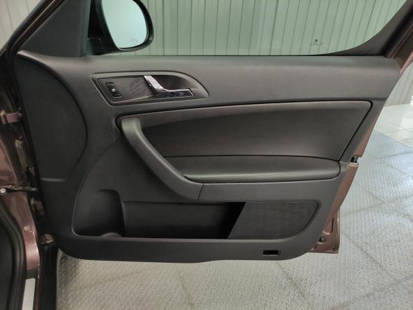 Skoda Yeti I Рестайлинг с пробегом 2018 года, цена 1 335 000 рублей, 238838 км, внедорожник, Автокод Объявления