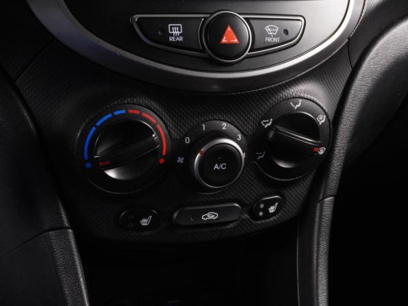 Hyundai Solaris I Рестайлинг с пробегом 2015 года, цена 1 025 000 рублей, 177702 км, хэтчбек, Автокод Объявления