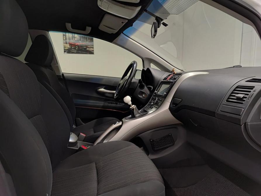 Toyota Auris I Казань  - изображение 13