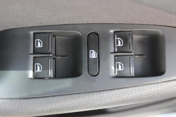 Volkswagen Jetta VI с пробегом 2013 года, цена 967 000 рублей, 241744 км, седан, Автокод Объявления