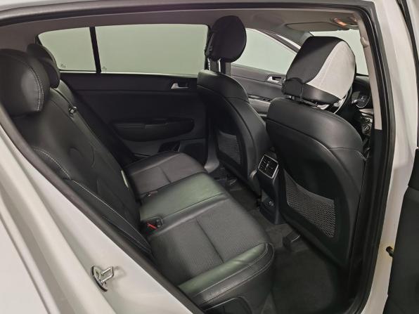 Kia Sportage IV Рестайлинг с пробегом 2018 года, цена 2 229 000 рублей, 74971 км, внедорожник, Автокод Объявления