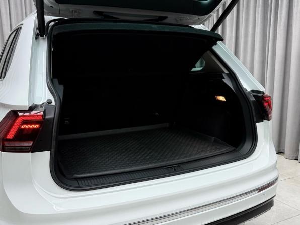 Volkswagen Tiguan II с пробегом 2020 года, цена 3 899 000 рублей, 85007 км, внедорожник, Автокод Объявления