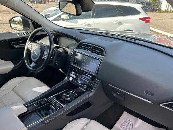 Jaguar F-Pace I с пробегом 2016 года, цена 2 490 000 рублей, 160000 км, внедорожник, Автокод Объявления