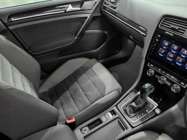 Volkswagen Golf VII Рестайлинг с пробегом 2017 года, цена 1 550 000 рублей, 127000 км, универсал, Автокод Объявления