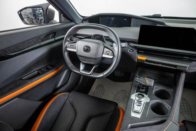 Changan UNI-V I с пробегом 2022 года, цена 2 659 000 рублей, 55000 км, лифтбек, Автокод Объявления