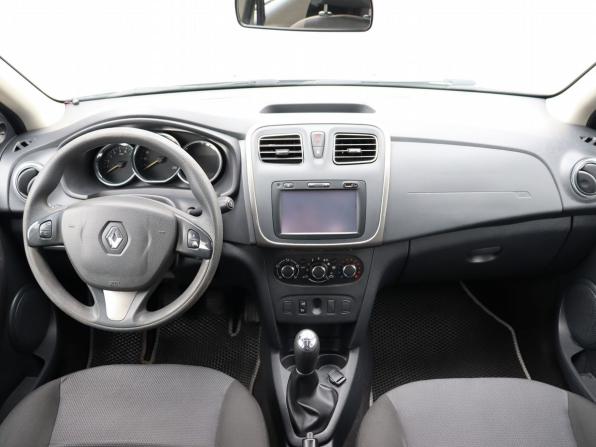 Renault Sandero II с пробегом 2018 года, цена 850 000 рублей, 88727 км, хэтчбек, Автокод Объявления